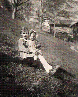 Elsa mit Erna.gif